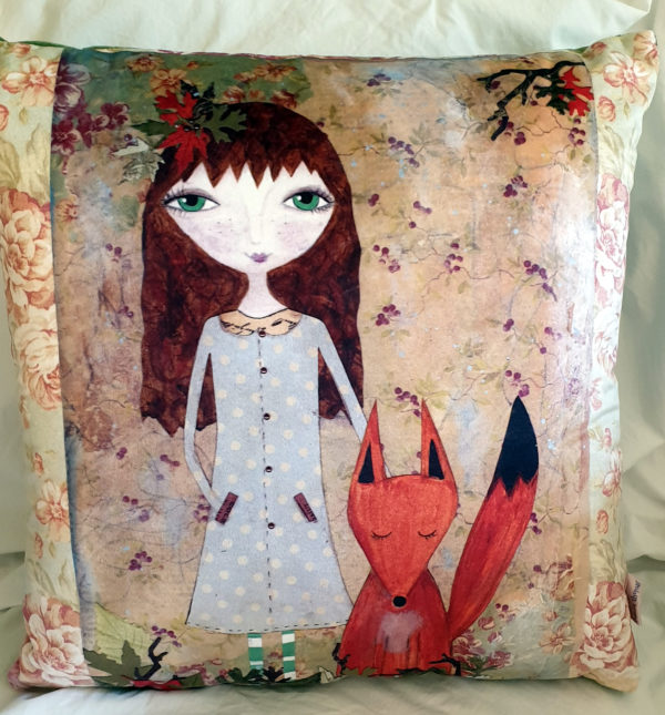 Polly and the Fox Velvet cushion